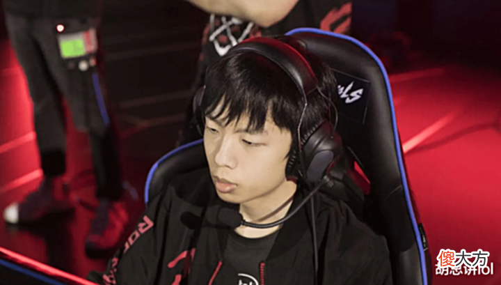 【游戏迷】LOL:Uzi还没有原谅BLG,看WE不敌滔搏后代入马哥,暗示SMLZ要走他的老路