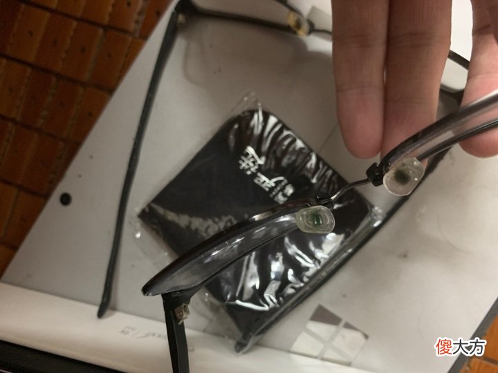 防蓝光眼镜真的有用吗？防蓝光眼镜使用评测