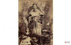 【爱历史】清朝巨人詹世钗，娶英国妻子，身高3.19米？子女后来生活如何？