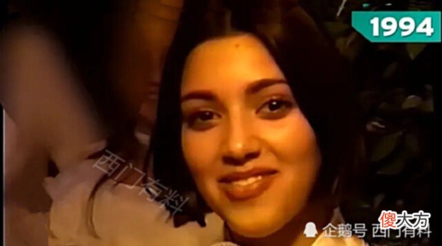 【爱历史】13岁的金卡戴珊和9岁的女儿小西北长的真像。