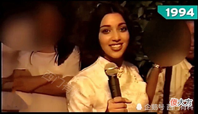 【爱历史】13岁的金卡戴珊和9岁的女儿小西北长的真像。