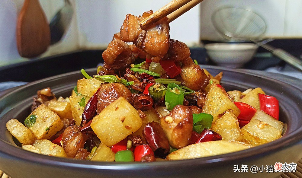 饭店68元一盘的麻辣干锅鸡 干锅麻辣鸡块