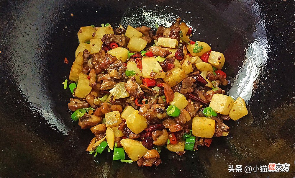 饭店68元一盘的麻辣干锅鸡 干锅麻辣鸡块