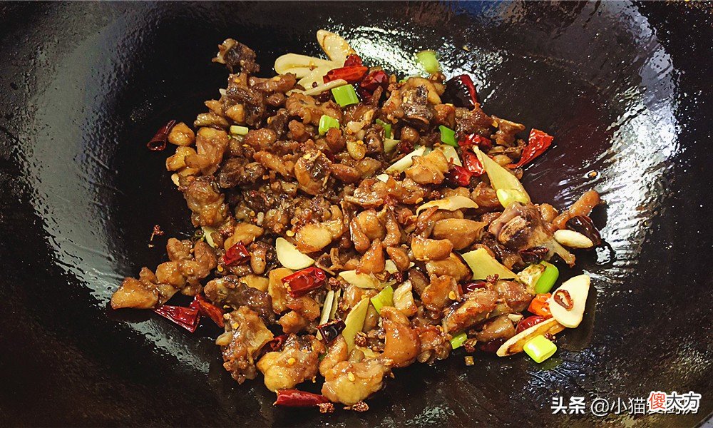饭店68元一盘的麻辣干锅鸡 干锅麻辣鸡块