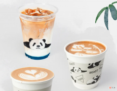 Manner的熊猫拿铁出圈，沿用了在咖啡杯上做文章的老套路