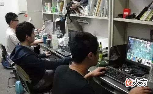 国内某211名校食堂的一组偷拍照曝光，我明白了读书的意义
