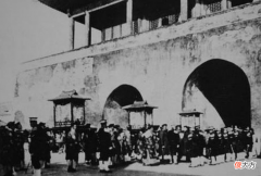 【爱历史】1950年，小伙子“错过4个亿”卖掉破布条，竟是吴道子爱徒作品
