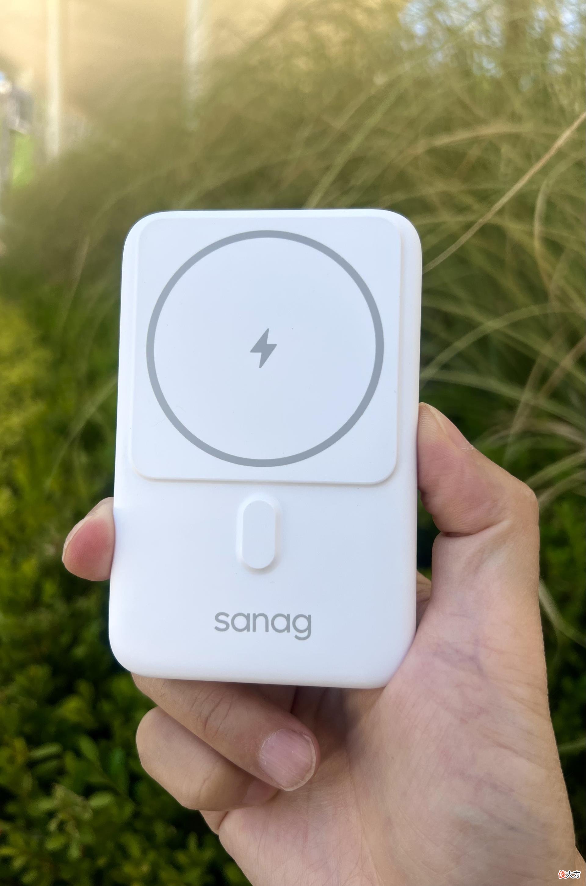 Sanag磁吸充电宝小巧便携 Hennico磁吸充电宝