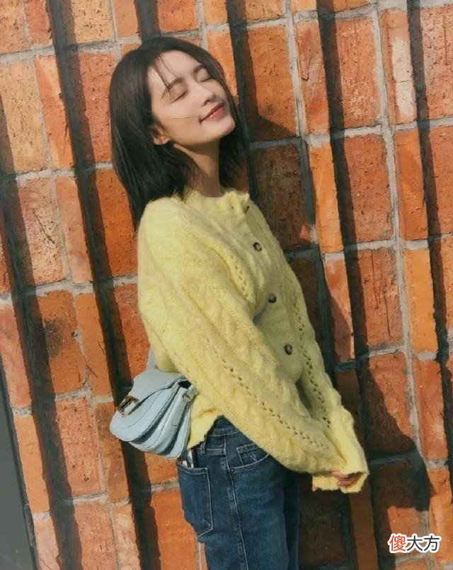 【就爱时尚】身材不够好的女生不要单穿修身款针织开衫，穿起来不会太老气