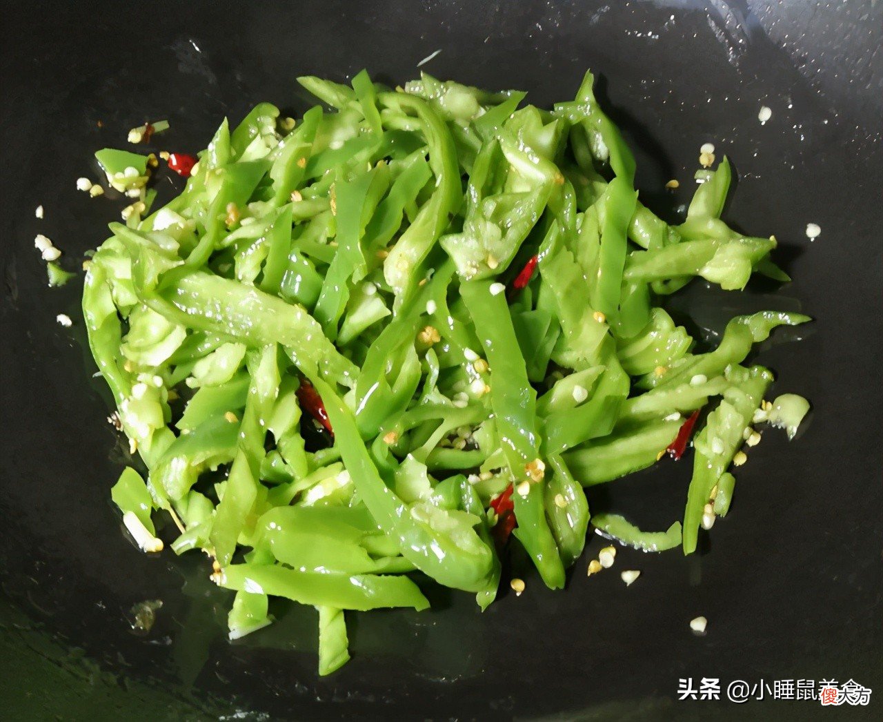 鲜嫩美味的驴肉炒青椒 驴肉炒青椒怎么做好吃