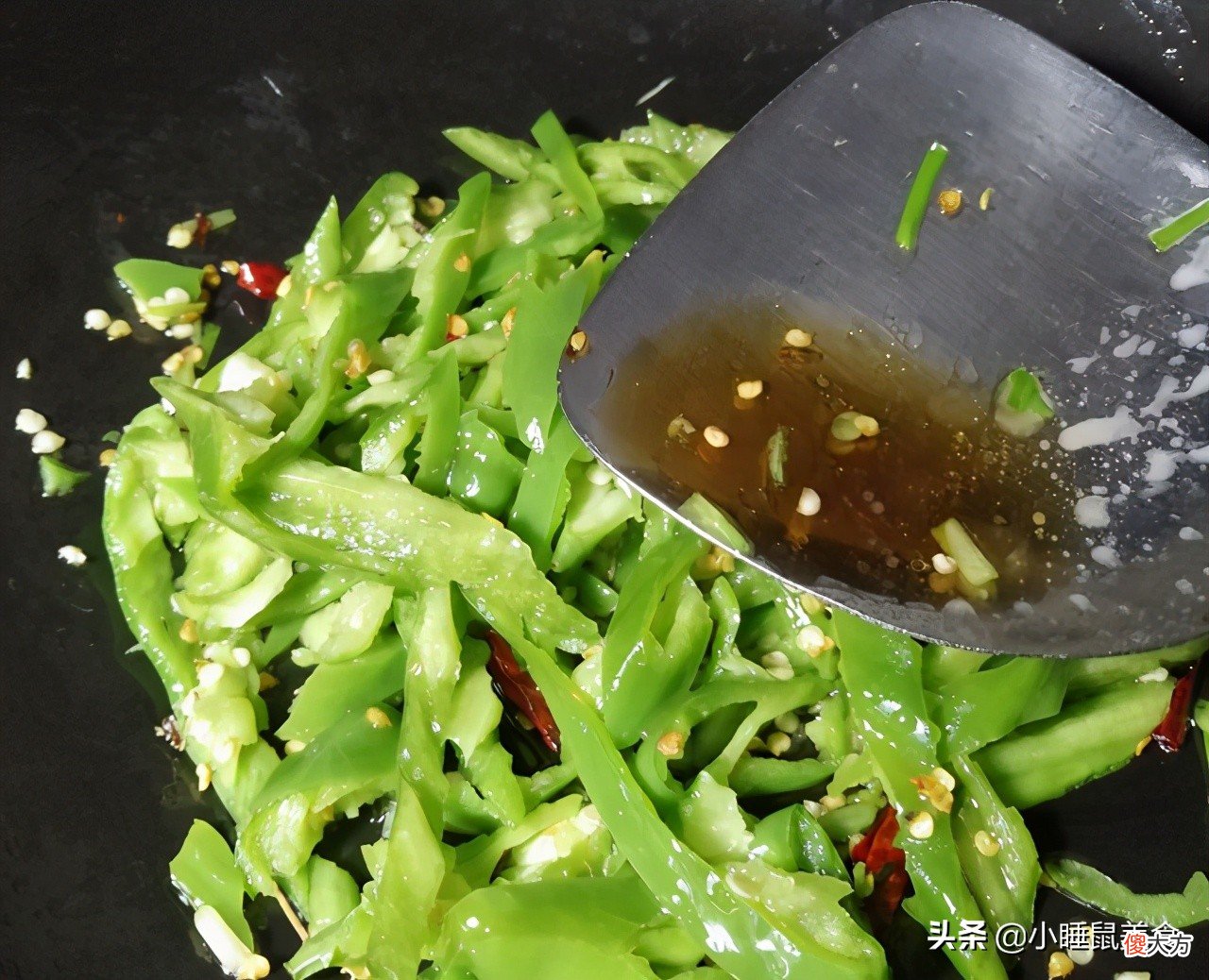 鲜嫩美味的驴肉炒青椒 驴肉炒青椒怎么做好吃