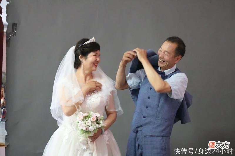 【就爱时尚】“一辈子没拍过结婚照，这下圆梦了!”