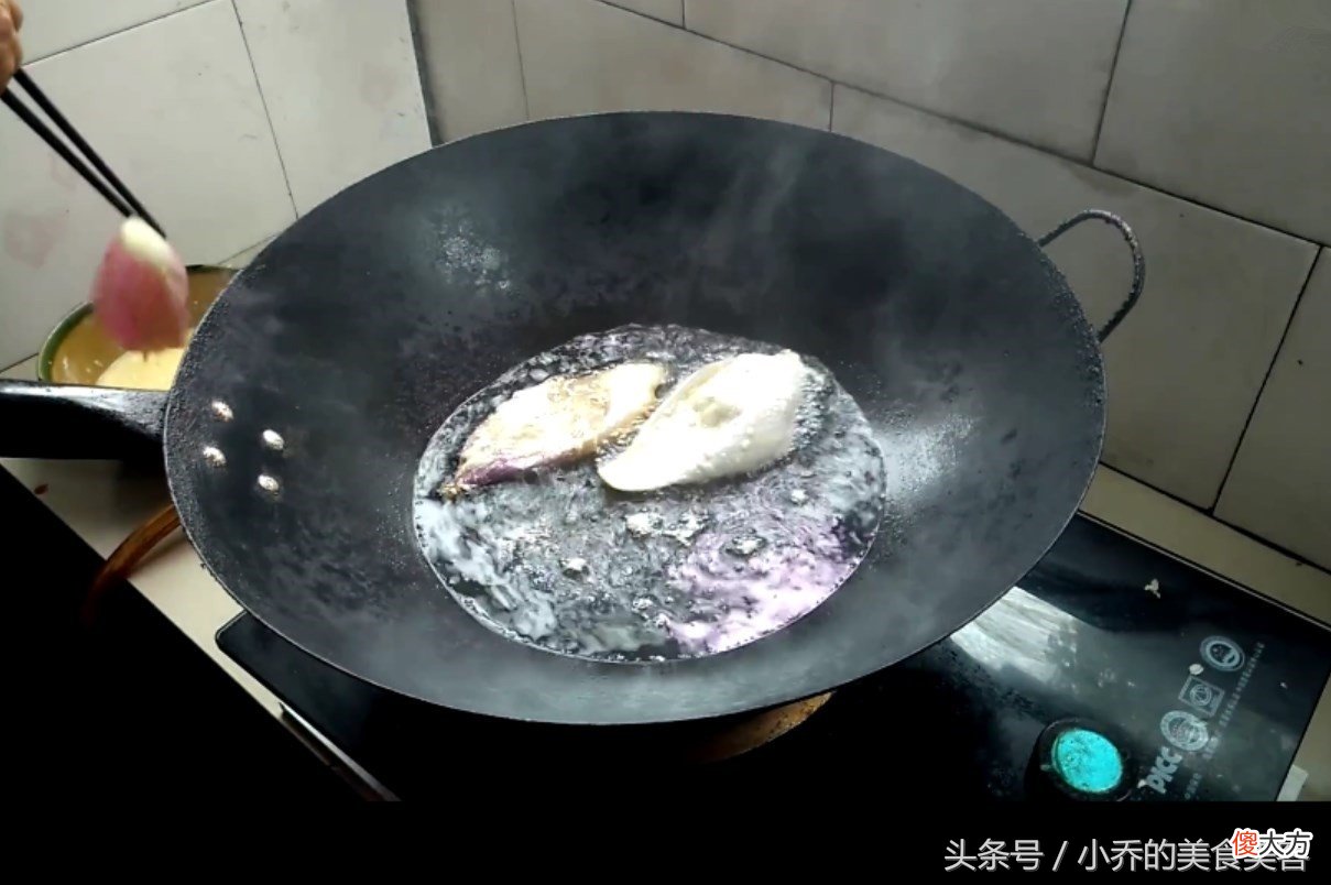 山东小吃济南炸荷花，7、8月份正是吃荷花的好时候，想吃的赶紧学