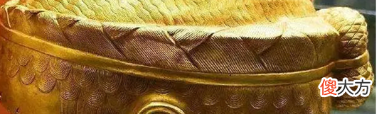 识读4500年伊拉克金器上的中文字，解密三星堆“牛人”和“羊人”