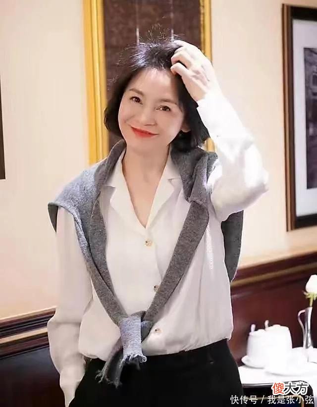【就爱时尚】这才是妈妈辈该有的穿搭：不花哨，不扮嫩，不显老，老了依然优雅