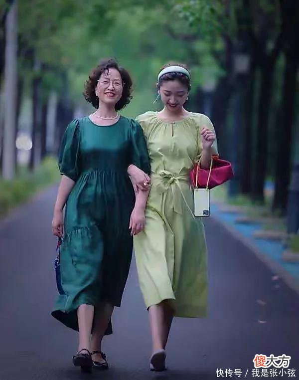 【就爱时尚】这才是妈妈辈该有的穿搭：不花哨，不扮嫩，不显老，老了依然优雅