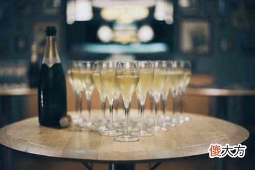 法国红酒批发进货渠道 红酒专卖店可以挣钱吗