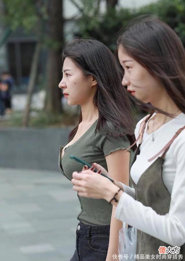 【时尚一点】气场十足的瑜伽裤穿搭更加简洁大气，匹配姑娘俏丽身姿，亮眼十足