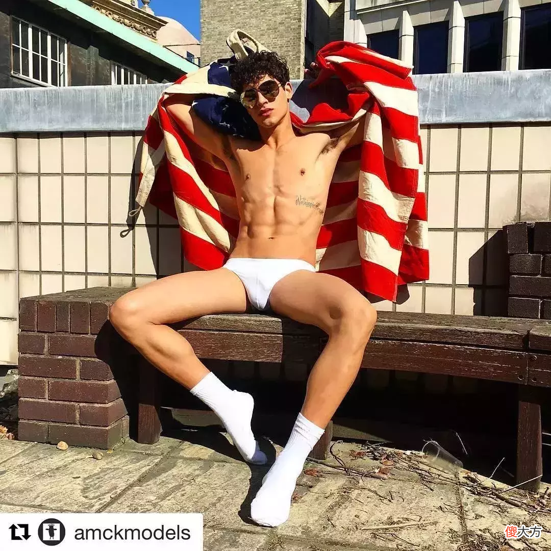 Ins上有哪些纹身型男值得关注 纹身推荐男