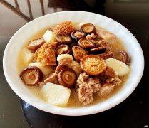 和两样干菌菇一起炖 干蘑菇和什么一起炖好吃