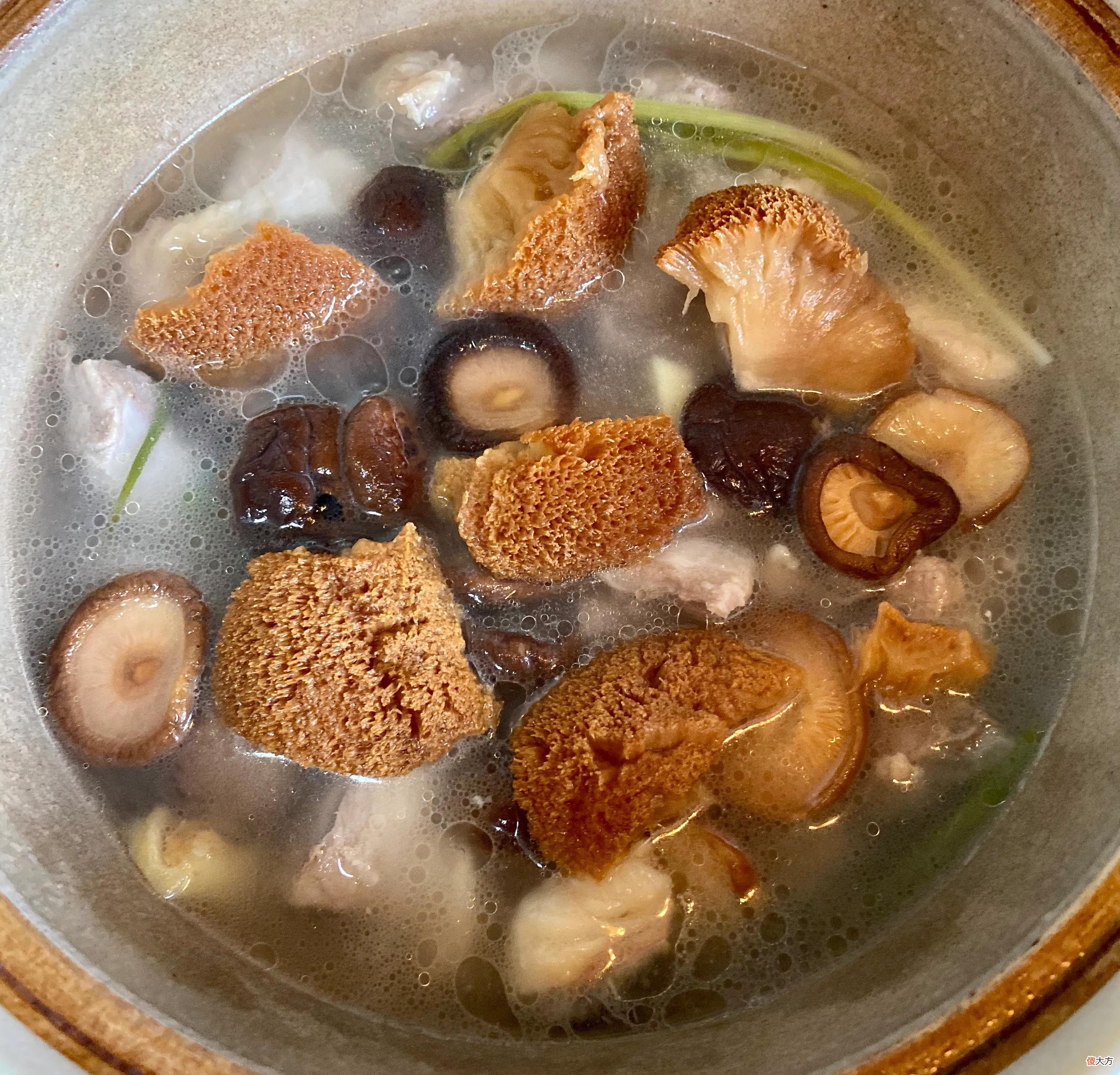 和两样干菌菇一起炖 干蘑菇和什么一起炖好吃