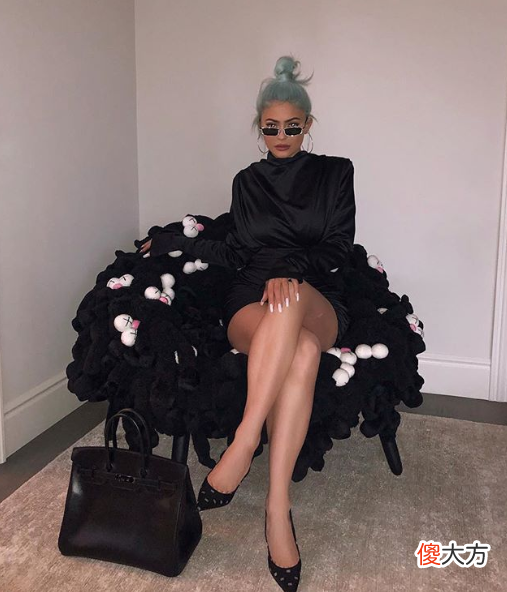 这个叫KAWS的男人到底是谁 Kaws是谁