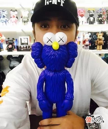 这个叫KAWS的男人到底是谁 Kaws是谁