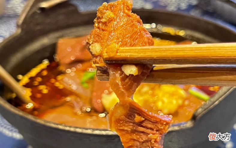 乐山这家传承了5代的老店，专卖重口味的非遗小吃，饭点一座难求