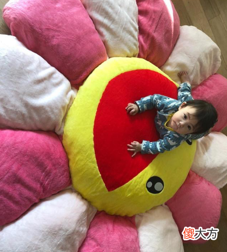 联名上你选kaws还是村上隆 村上隆kaws的合作