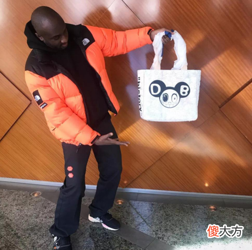 联名上你选kaws还是村上隆 村上隆kaws的合作