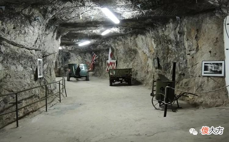 欧洲最重要的一块土地，人口只有3万，两个国家争了300年
