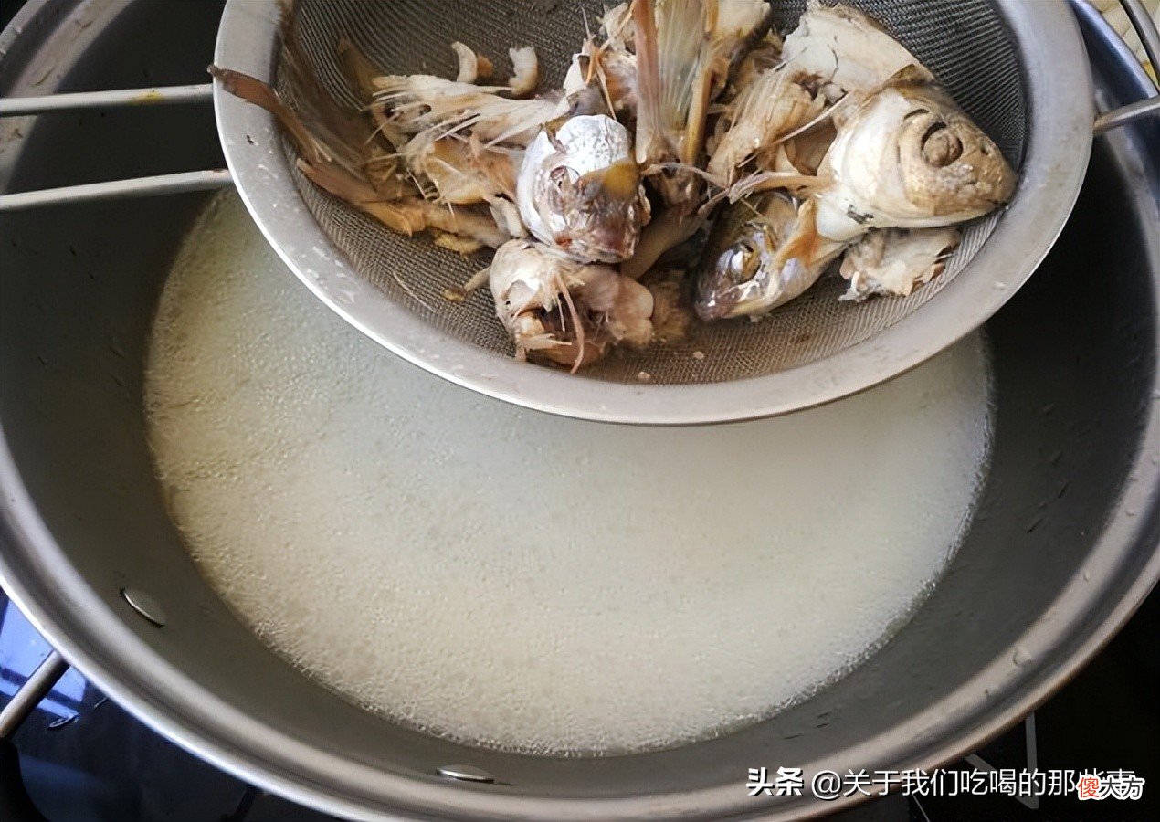 煮鲫鱼汤吃不到鱼刺 鲫鱼汤怎么做没有鱼刺