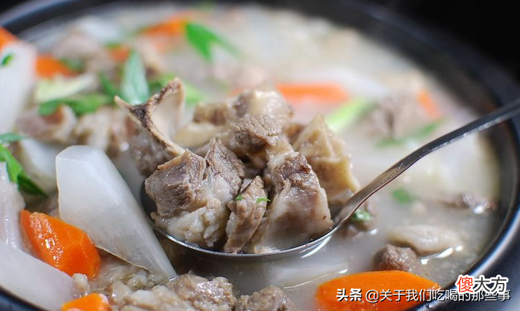 炖羊肉加太多调料 炖羊肉要加大料吗