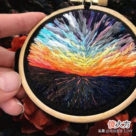 就可以绣出如此美丽的风景画哦 很美丽的风景画