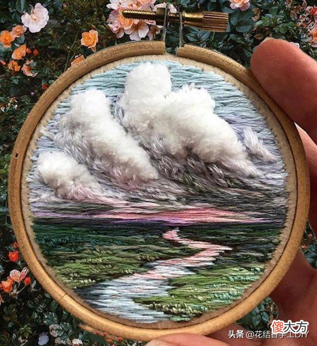 就可以绣出如此美丽的风景画哦 很美丽的风景画