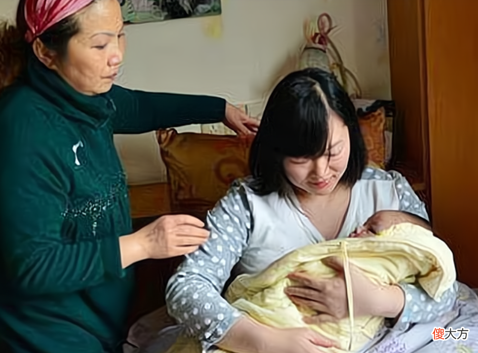 孩子一睡觉就满头大汗，别总以为是缺钙，父母学会5招，娃睡得好