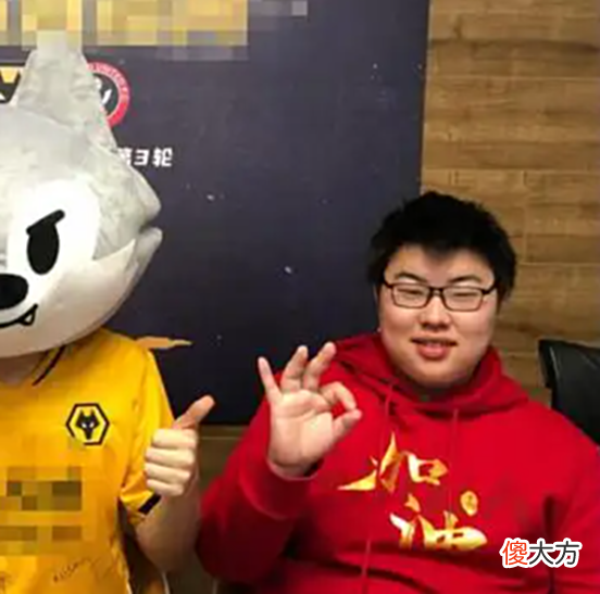 【游戏迷】小胖真是天赋选手，三天以92％胜率打上国服宫本，E星有劲敌了