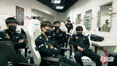 【游戏世界】“RNG复仇成功，Uzi怒斥Clid”，GALA怒砍三杀，送对手三连败