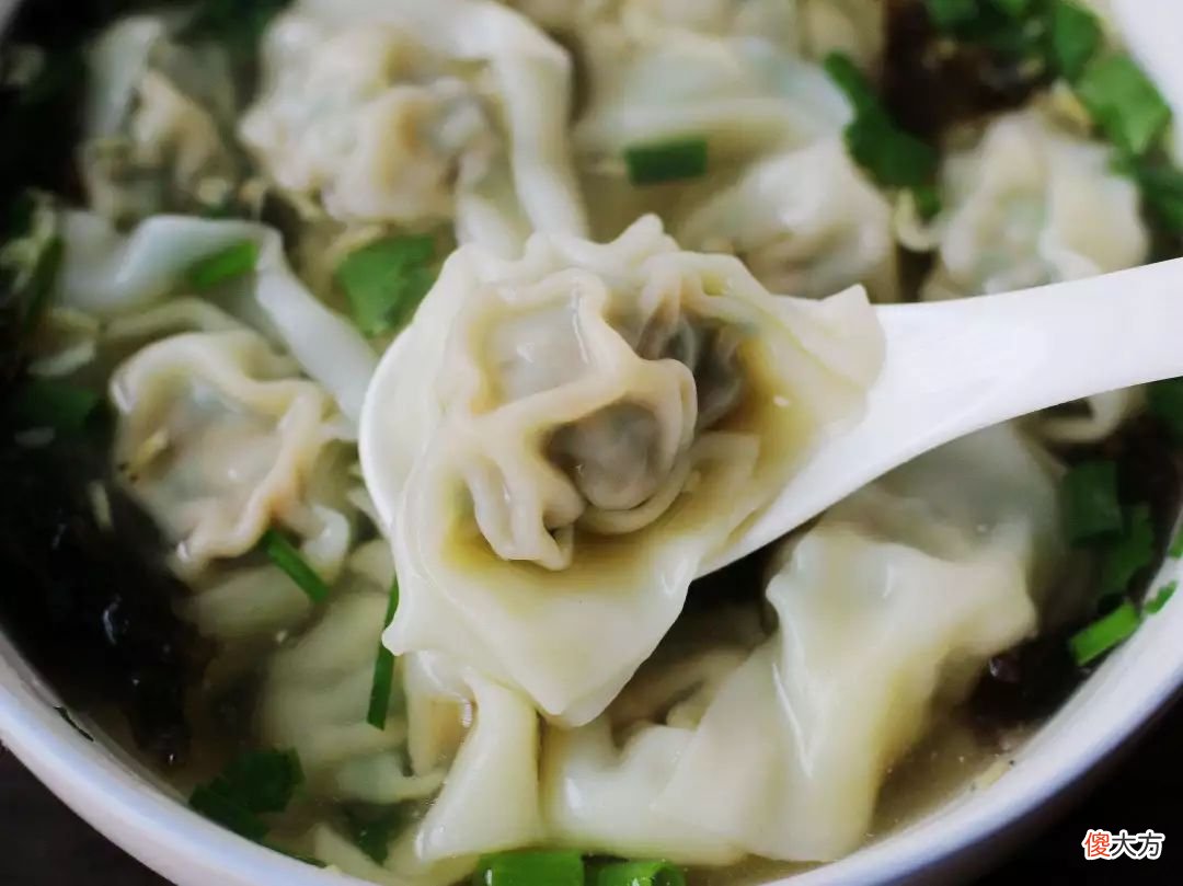 馄饨和抄手的区别到底在哪里 抄手和馄饨的区别是什么