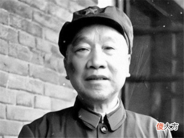 【历史故事】1955年授衔时，段苏权因不满军衔当众将肩章扯下，下葬也不穿军装
