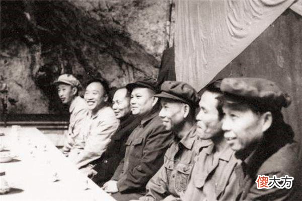 【历史故事】1955年授衔时，段苏权因不满军衔当众将肩章扯下，下葬也不穿军装