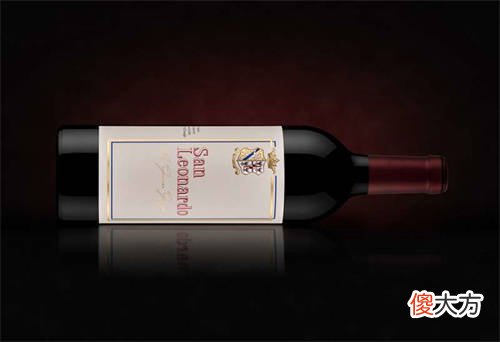 陈年佳酿喝之前需摇“醒”