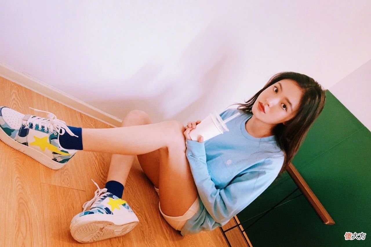 不信你看腰围只有53cm的吉娜 吉娜腰围只有56cm