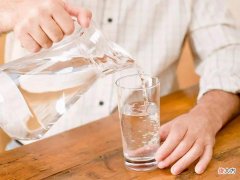 吃完饭立马喝水有啥危害 饭后立即喝水有什么危害