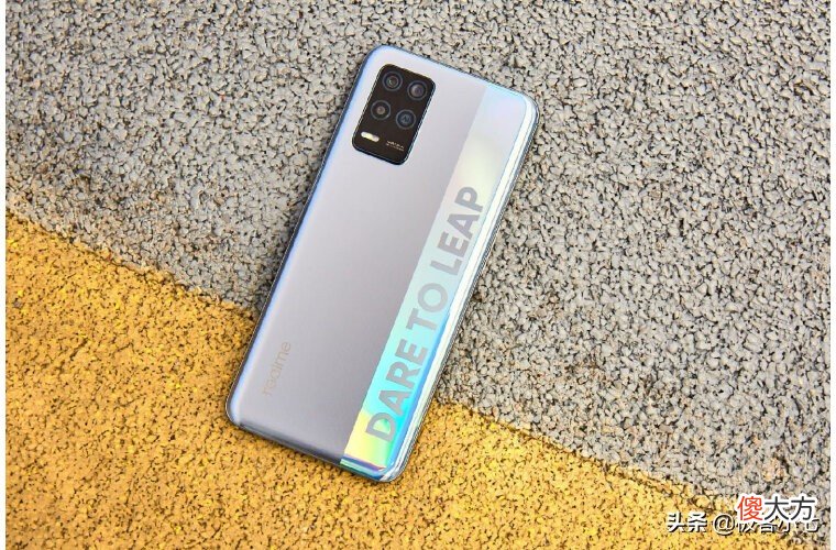 手机新秀再发性能爆款：电竞配置+8GB定位1399，销量有望破百万台