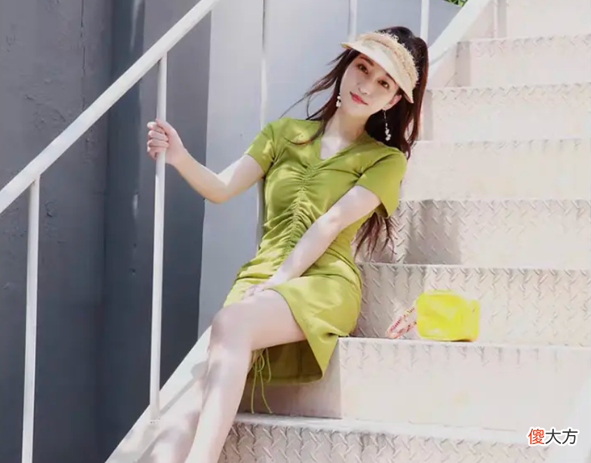美女吃播嘴角溃烂还直播 吃播 嘴角