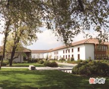 开家红酒店需要什么条件 开一个红酒店具备的条件