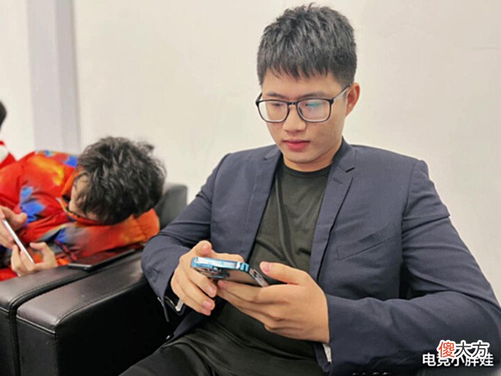 【游戏迷】XYG风君为失利“买单”,玩家猜测跟李九的话有关,才会宣布休息