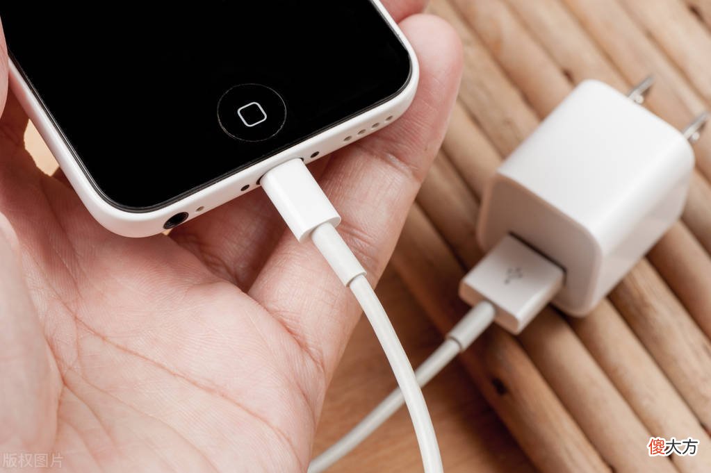 iPhone怎么充电才不伤电池 iPhone怎么充电不伤电池