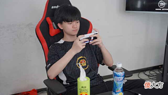 【游戏迷】XYG3-2WB，WB几乎无缘保级S组，花卷证明WB打不了中核阵容